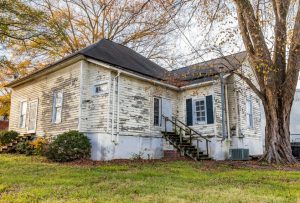 Blue Shield Home Buyers Buys Houses in the Nashville Tennessee area fast.